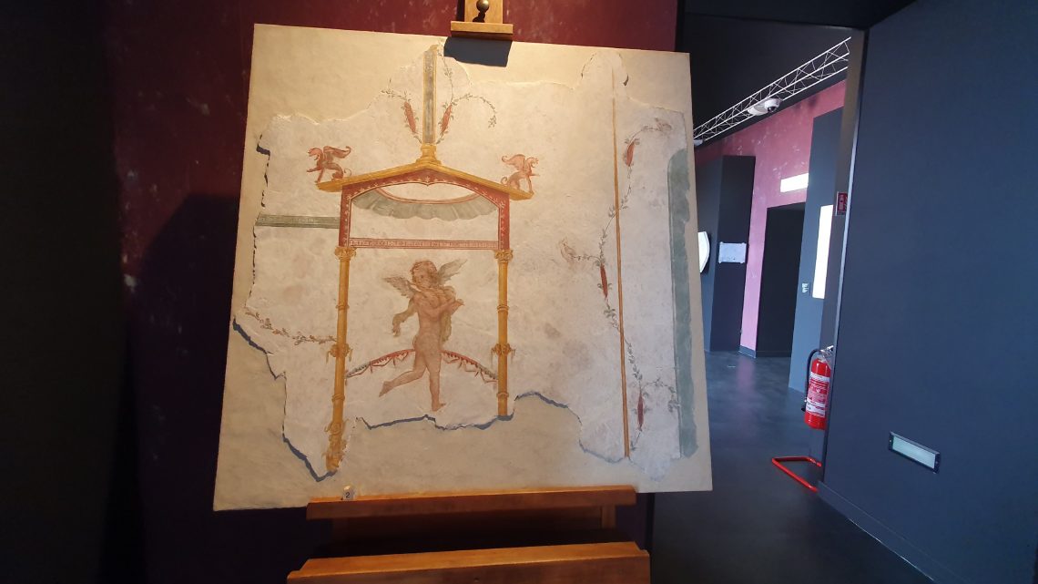 Tornano al sito di Pompei preziosi frammenti di affreschi romani, trafugati negli anni