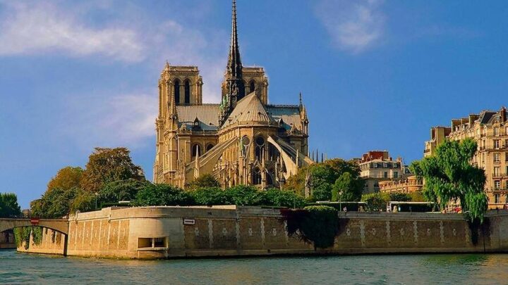 Advisory Mission alla Cattedrale di Notre Dame a Parigi